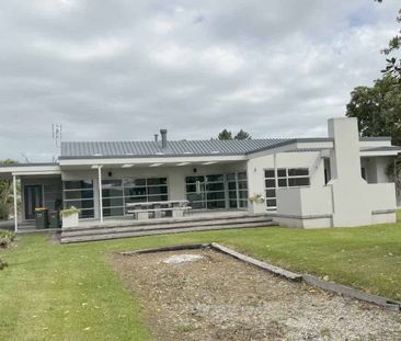 Lovely 6 bedroom Family Home Ardmore - Photo 3