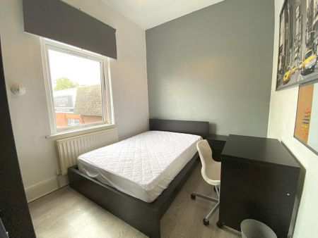 5 bedroom terraced house to rent - Photo 5