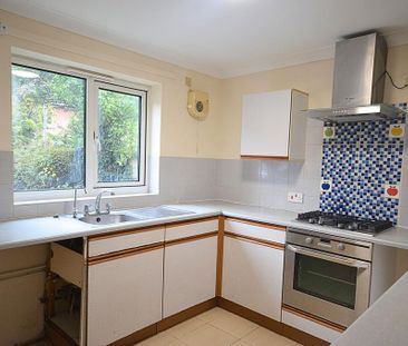 3 bedroom terraced house to rent - Photo 4