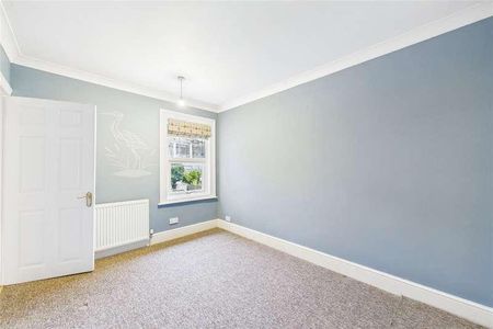 Almond Road, Burnham, Slough, Buckinghamshire, SL1 - Photo 4