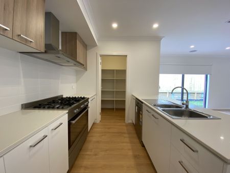 Brand New Family Home - Photo 5