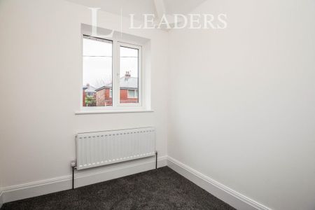 3 bedroom semi-detached house to rent - Photo 3