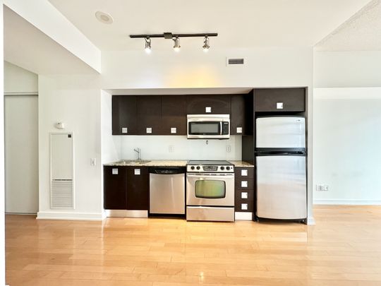 For Lease - 33 Charles Street Unit# 1404, Toronto, Ontario - Photo 1