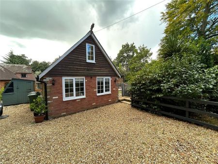 1 bedroom detached house to rent - Photo 5