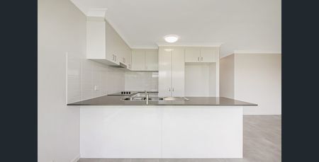 Modern 3 Bedroom Home - Photo 5