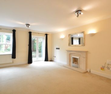 Hadley Place, WEYBRIDGE, KT13 - Photo 3