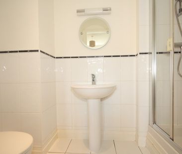 Henderson Avenue, Guildford - Photo 3