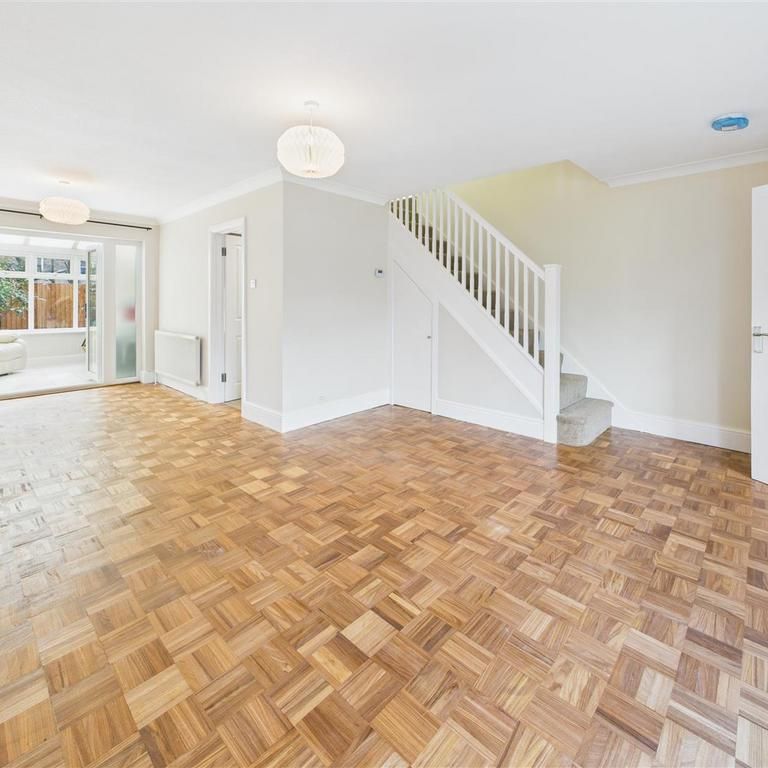 4 bedroom semi-detached house to rent - Photo 1