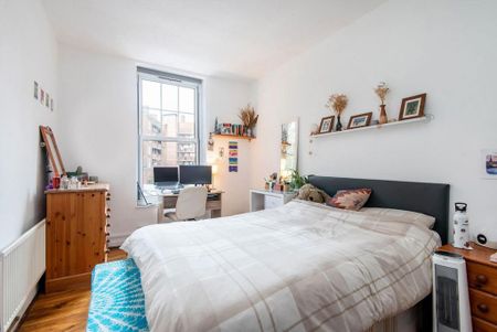 4 bedroom flat to rent - Photo 3