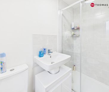 4 bedroom detached house to rent - Photo 5