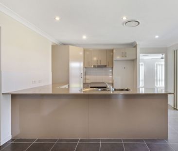 SPACIOUS FAMILY HOME IN A GREAT LOCATION! - Photo 5