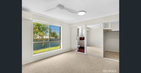 Exceptional Family Home with Pool! - Photo 5