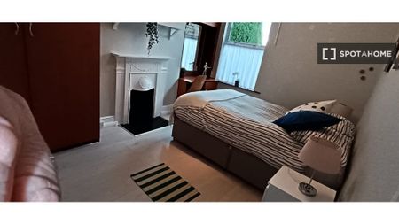 Bed for rent in shared apartment in Dublin - Photo 3