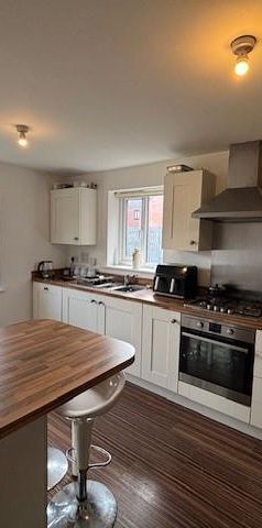 1 bedroom in a house share to rent - Photo 1