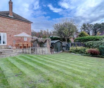 4 bedroom detached house to rent - Photo 6