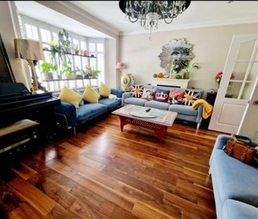 Room in a Shared House, Pennine Drive, NW2 - Photo 6