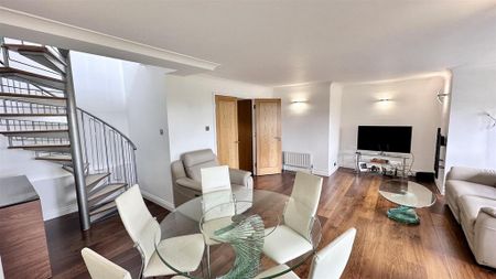 3 bedroom apartment to rent - Photo 3