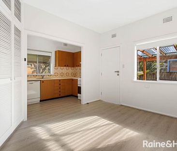 Stunning Family Home in Roselands! - Walking Distance To Roselands ... - Photo 5