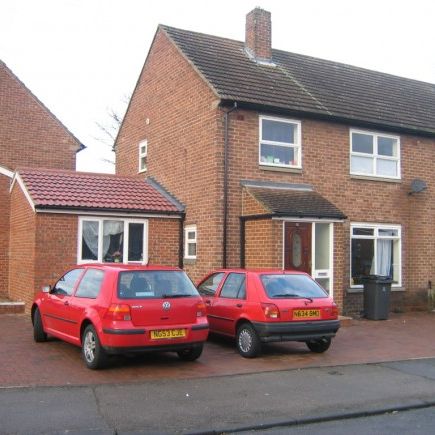 5 bed house close to New College - good bus links to central Durham - Photo 1