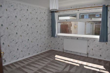 2 bedroom detached bungalow to rent - Photo 3