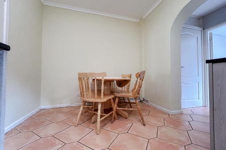 32 Ainsworth Drive, Belfast, BT13 3EJ - Photo 3