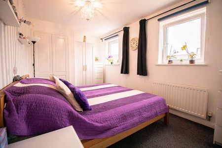 Burford Gardens, Cardiff Bay, CF11 - Photo 2