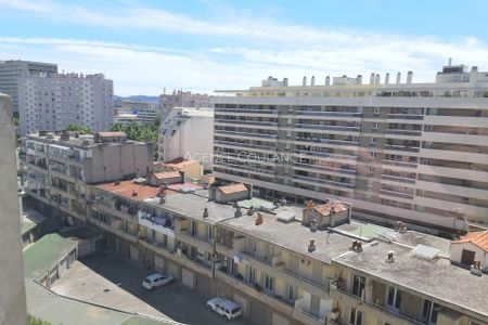 Location Appartement 2 pièces 45m² MARSEILLE 5ème - Photo 4