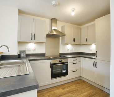 4 bedroom end of terrace house to rent - Photo 5