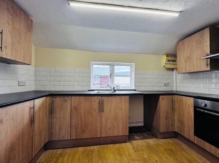 3 bedroom apartment to rent - Photo 3