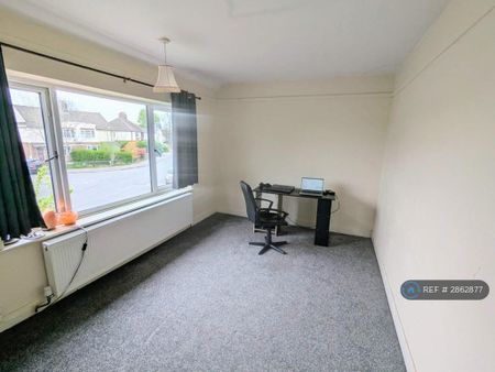 2 bedroom semi-detached house to rent - Photo 2