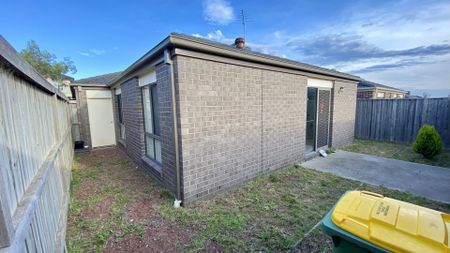 27 Shale Rise, Officer VIC 3809 - House For Rent | Domain - Photo 4