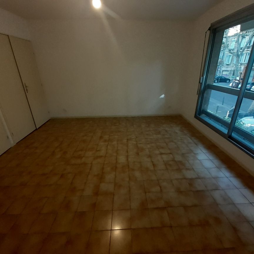 Appartement 1 pièces 28m2 MARSEILLE 6EME 536 euros - Photo 1