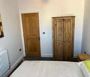 To Let: 4x Student Rooms, Linthorpe Road, TS1 1RD - Photo 1