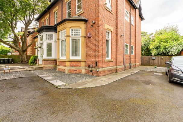 2 bed flat to rent in Akenside Terrace, Jesmond, NE2 - Photo 1