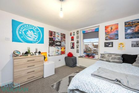 3 bedroom apartment to rent - Photo 3