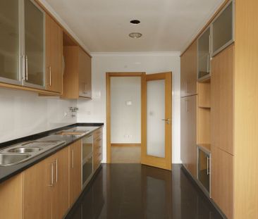 3 Bedroom Apartment with garden, Paço de Arcos, Oeiras - Photo 4
