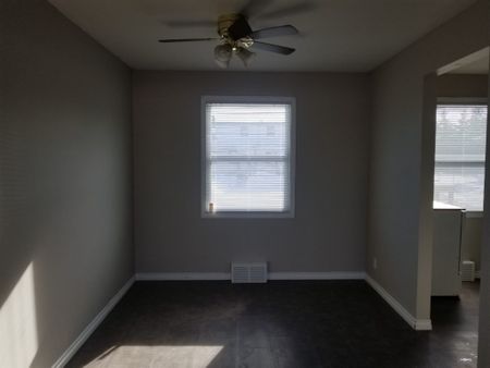 Parkview 1 Townhomes, 1704 Available Nov 15, 2026 - Photo 2