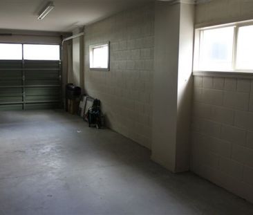 MARINE PARADE, MOUNT MAUNGANUI (3 bedrooms) - Photo 5