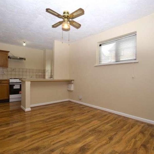 Oaklands Way, Wallington, Surrey, SM6 - Photo 1