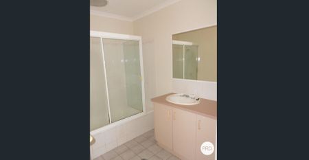 2 BEDROOM DUPLEX LIVING - Photo 5