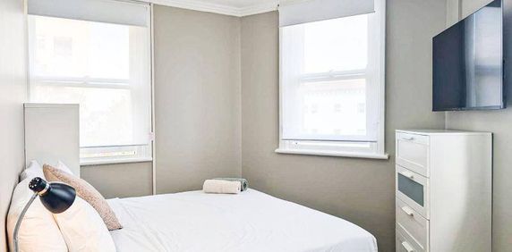 Modern Living in the Iconic 'Astoria' Building - Photo 2