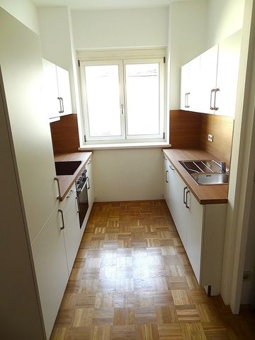 Gemütliche Mietwohnung mit neuer Einbauküche, Terrasse und Lift, in der Nähe vom Bahnhof Feldbach …! - Foto 3