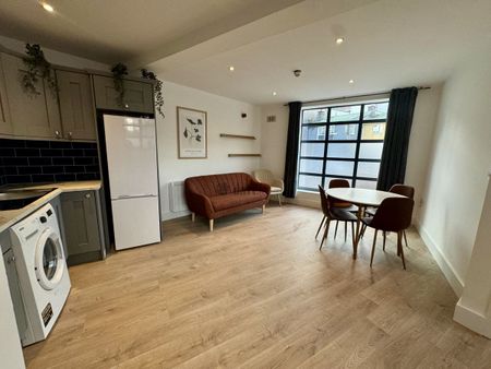 Apartment to rent in Cork, Centre - Photo 5