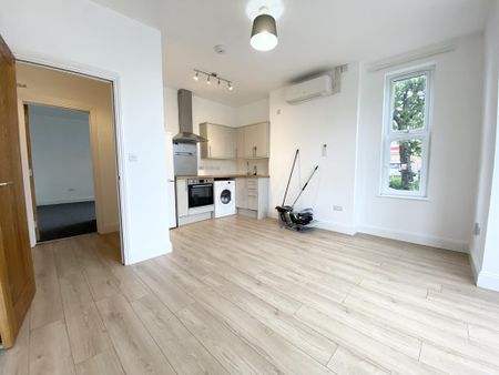 1 bedroom flat to rent - Photo 4
