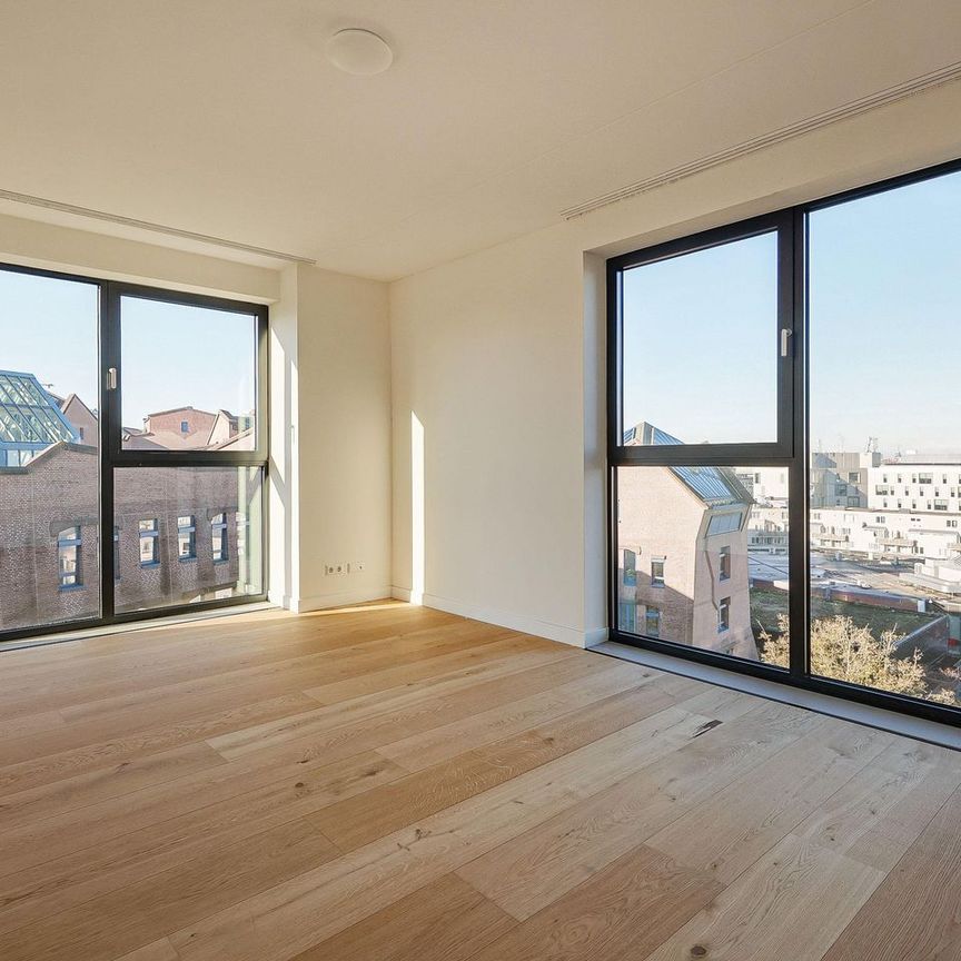 Appartement te huur: Bijlmerplein 858-H11 1102 ME Amsterdam - Foto 1