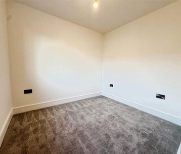 4 bedroom detached house to rent - Photo 4