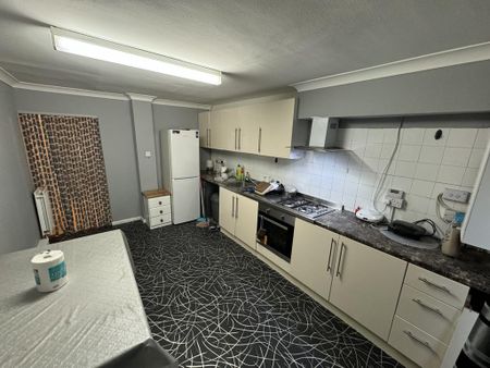 2 bedroom terraced house to rent - Photo 5