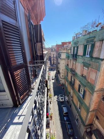 Quadrilocale in Affitto in Via Michele Zannotti a Napoli - Photo 2