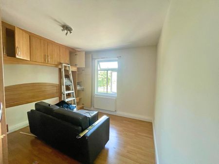 3 bed flat to rent in Bilton Road, Greenford, UB6 - Photo 5