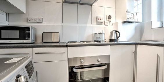 Law Street - Photo 3